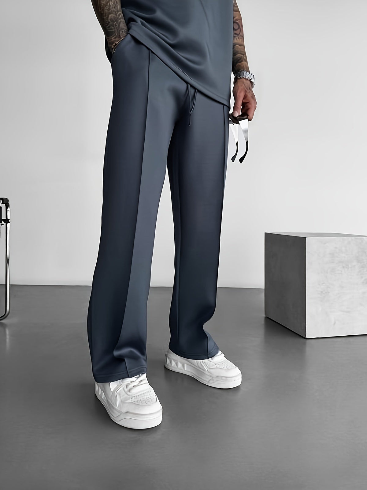 Ellison Pleated Trouser