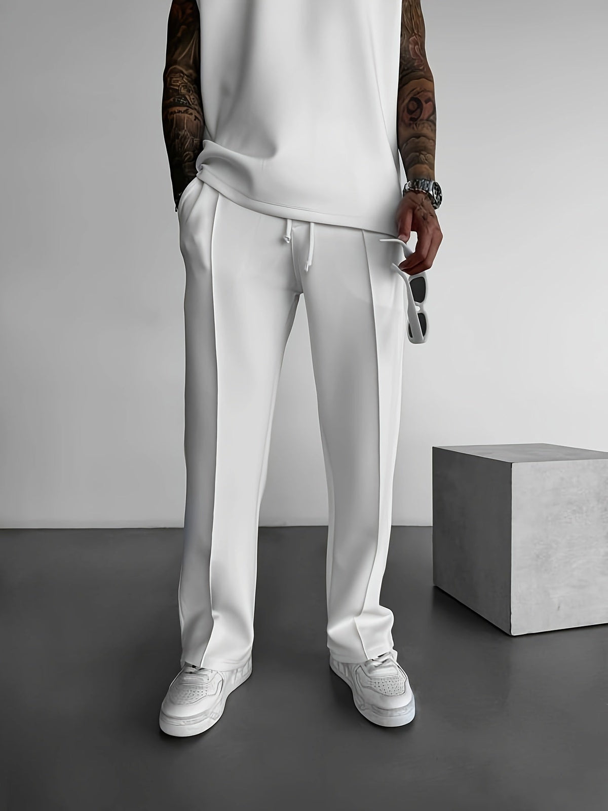 Ellison Pleated Trouser
