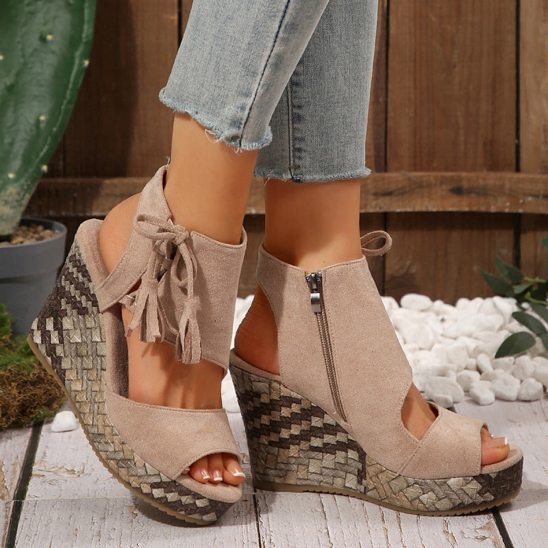 Damen-Sandalen mit offener Zehenpartie und Plateau-Keilabsatz und Quaste