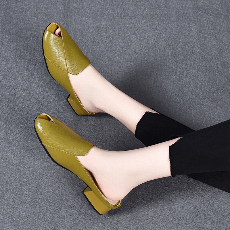 Damen-Sandalen mit niedrigem Absatz und Peep-Toe-Schnalle